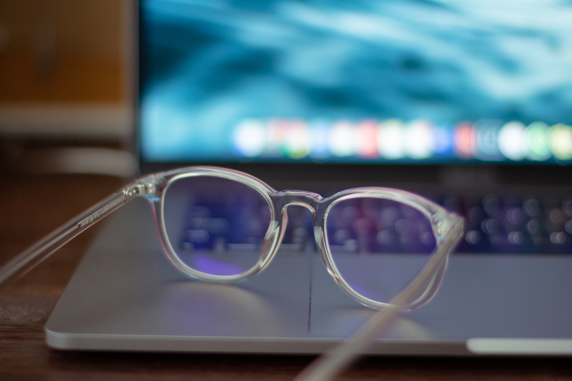 NYHED: Blue light briller hjælper dine øjne med at slappe af foran skærmen
