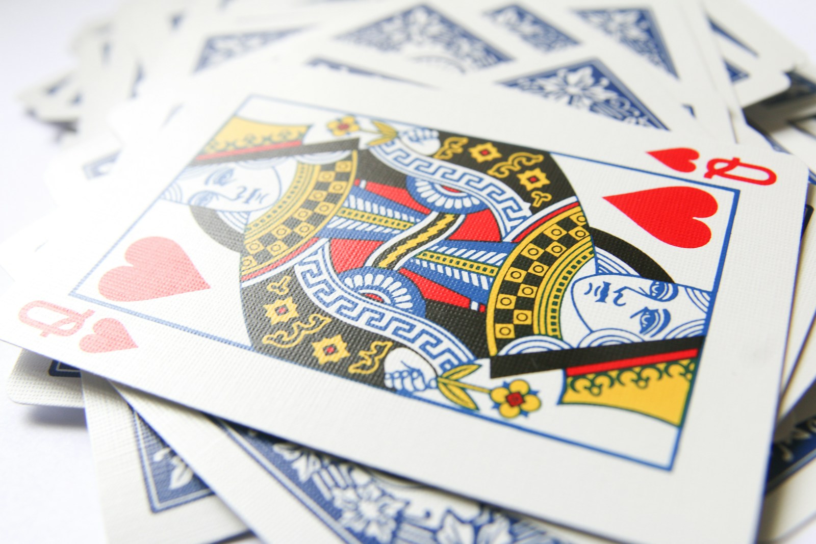 En dybdegående guide til 7-kabale: Det klassiske kortspil